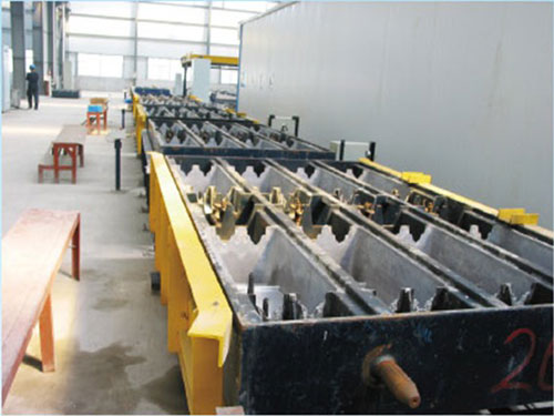 模具及辊道传输系统