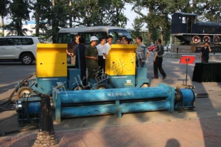 铁总领导在铁科环形试验场观摩我司设备